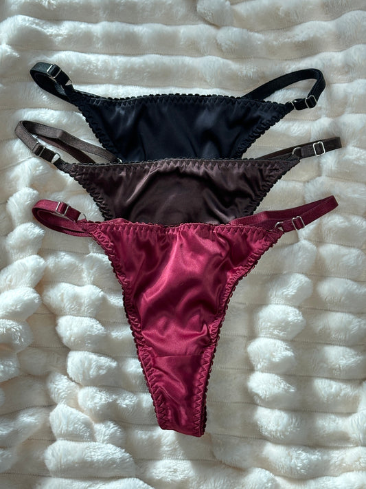 Set of satin panties (3 pcs)