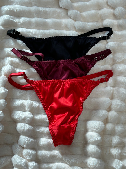 Set of satin panties (3 pcs)