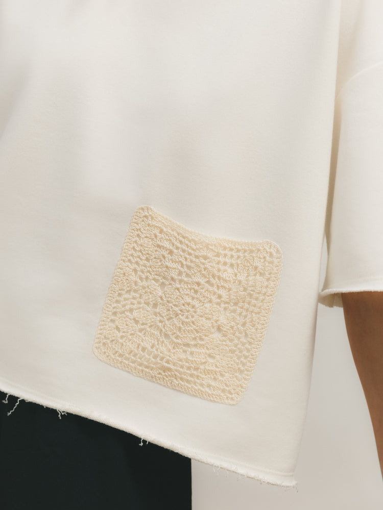 T-shirt Simple with crochet elements - Milk